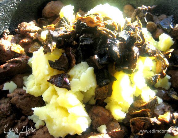 Отправим их в сковороду.