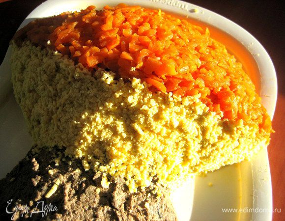 Нанести под шляпку.