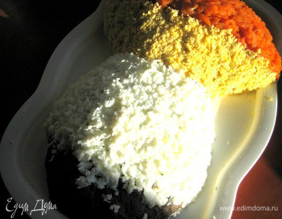 Нанести на ножку гриба.