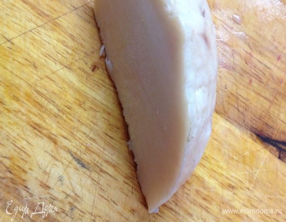 Пока маринуется мясо, подготовить гарнир. Для начала в сильно разогретом казане выжариваем курдючное сало. 