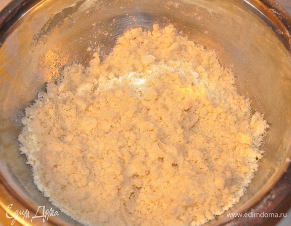 Долго не замешивать, масляное тесто этого не любит, 