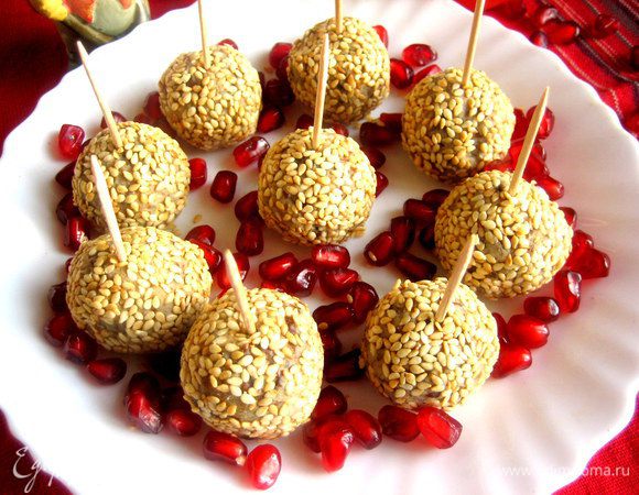 Украсить гранатовыми зёрнами.