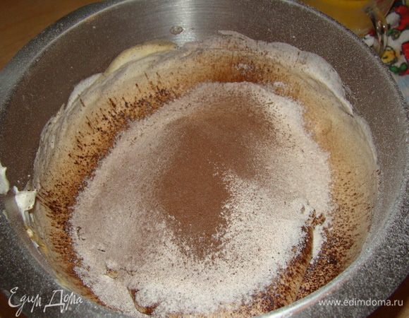 Лопаточкой перемешиваем до однородности.