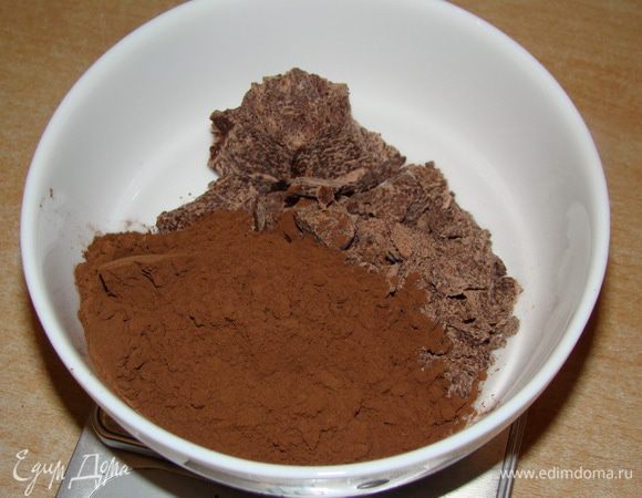 Для брауни. смешать кэроб/какао и шоколад.