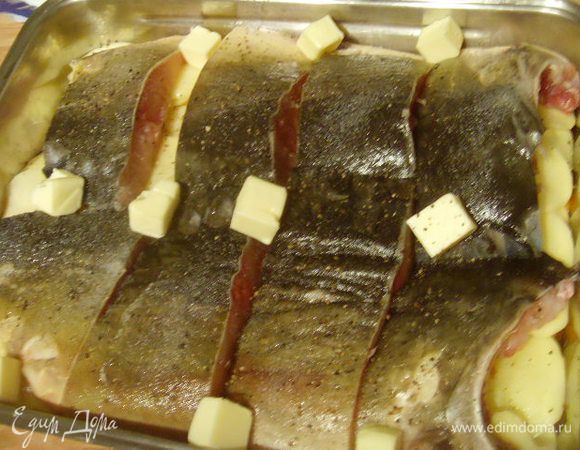 распределить кусочками нарез. масло, залить 40 мл. водички и