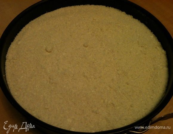 Выпекаем при 170-180 градусах до готовности. У меня старая духовка - выпекала 50-55 минут.