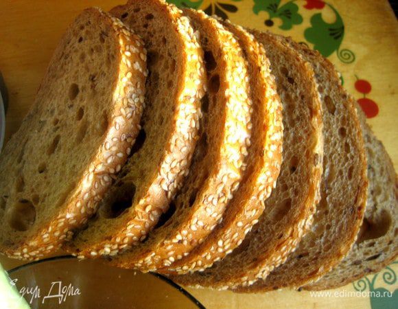 Хлеб отлично подойдёт цельнозерновой...с семенами льна,сезама,подсолнечника.