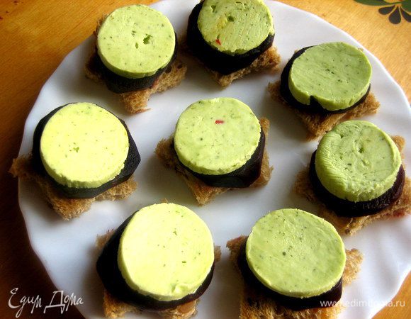 Кружочки кладём сверху.