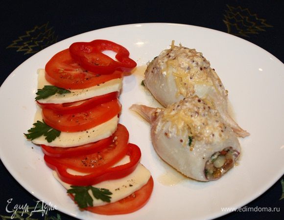 Подавать с овощами и сыром. Для полного ощущения вкуса бокал шампанского будет очень кстати! Приятного аппетита! 