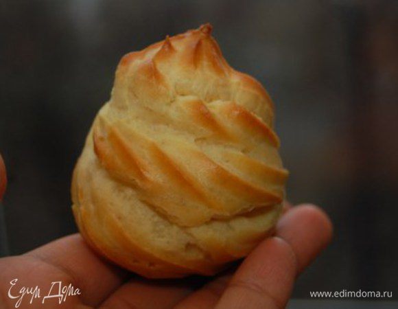 Вот какие пирамиды у меня получились!  Оставьте заварные при комнатной температуре на несколько часов. Заварных у меня получилось много, остальные ушли в другой рецепт.
