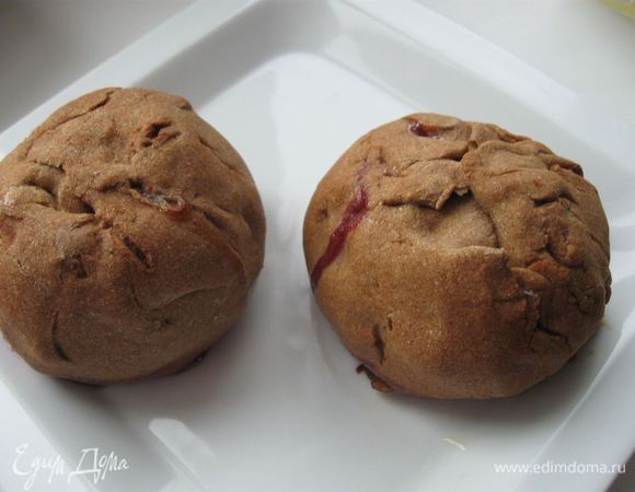 Очень плотно обернуть ржаным тестом репу, смазать маслом. 
Выпекать в духовке, нагретой до 220 °С. Во время выпекания смазывать маслом. В моем случае (репа средняя) выпекать – 45 минут, если репа крупная – 1 час.