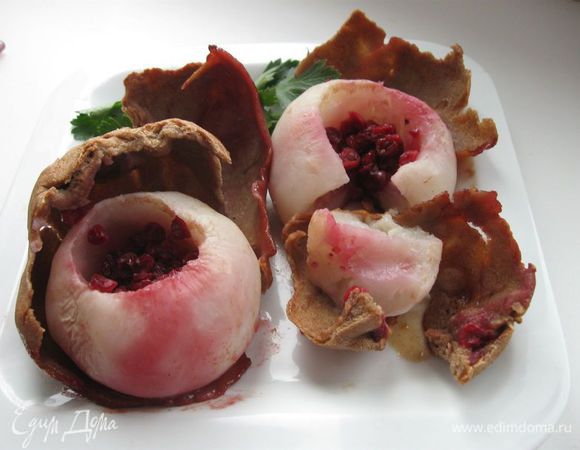 После выпекания дать некоторое время постоять.  Подавать теплой. 
Приятного аппетита!
