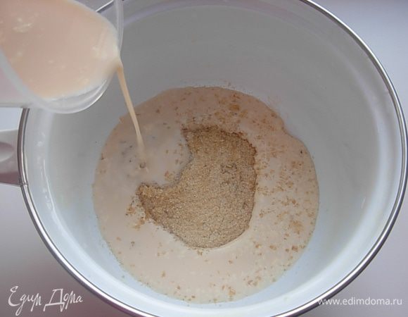 Желатин заливаем молоком. Даем набухнуть в течении 20 минут.
Затем смесь нагреваем до полного растворения желатина. Добавляем сахар.
Остужаем.