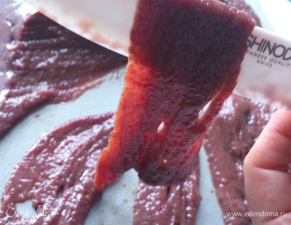 Печень нарезать очень-очень тонкими кусочками