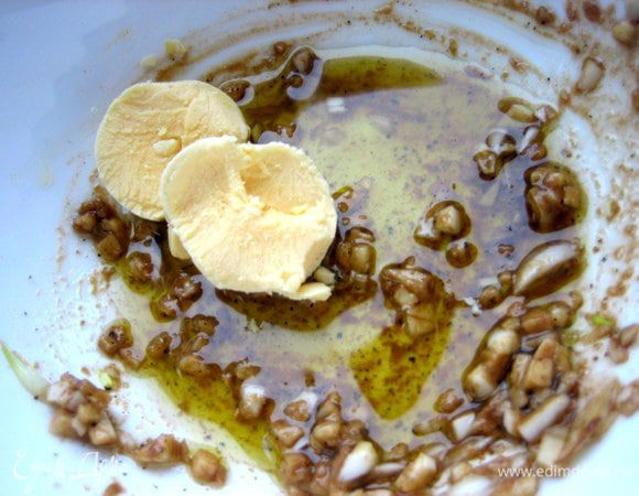 Можно добавить желток,если есть под рукой.