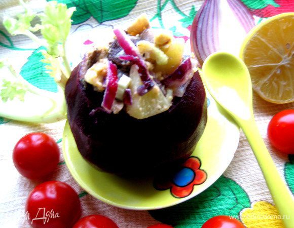 Положить порцию в горшочек и сразу подавать.