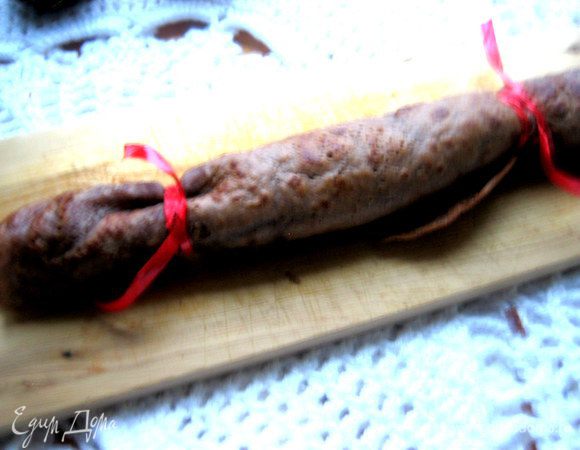 Сворачиваем трубочкой и завязываем ленточкой новогодней...,кусочка хватит.