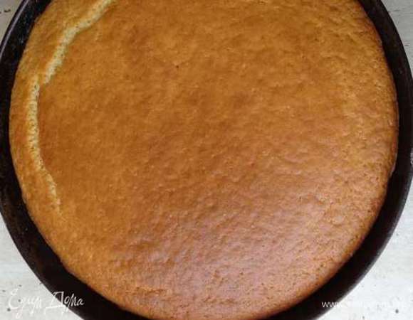 Сформировать коврижку (форма Д-30 см) и печь при 180 градусах до легкого зарумянивания минут 30-35. Готовую коврижку хорошенько остудить и лишь потом начинать украшать!