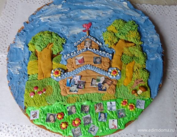 Готовую картинку подсушить. Тем временем промазать коврижку сахарным сиропом, сделать на ней фон (у меня это небо) и аккуратно перенести картинку на изделие. Часть деталей при этом может деформироваться или отклеиться, но это легко поправить с помощью "клея" из сахарного сиропа.