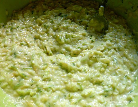 Перемешать с остальными ингредиентами.