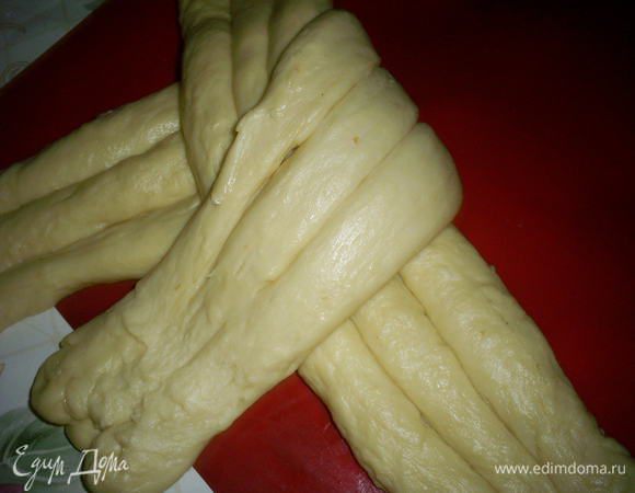 Три нижних жгута укладываем на верхние.