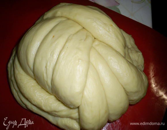 Последние три жгута заправляем вовнутрь под плетенку. 