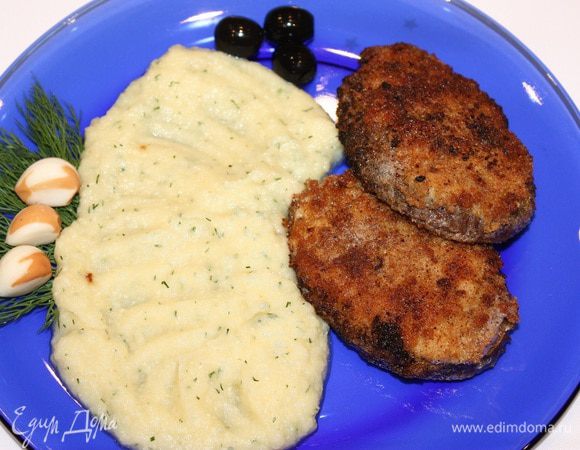 Маринованный чеснок http://www.edimdoma.ru/retsepty/59868-marinovannyy-chesnok