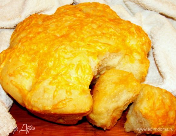 Обезьяний его называют, потому что за счет ярких вкраплений сыра и формы, отдельные шарики напоминают фрукты, которые любят обезьяны))))