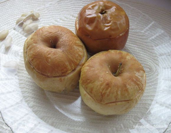 Вынуть яблоки из духовки, дать остыть.