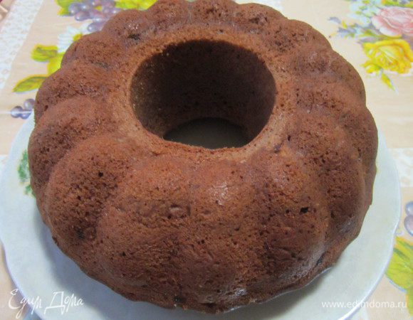 Готовый кекс полить глазурью. Приятного аппетита! 