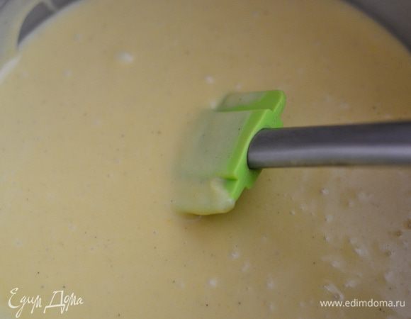 Тесто будет жидковатое, не пугайтесь.