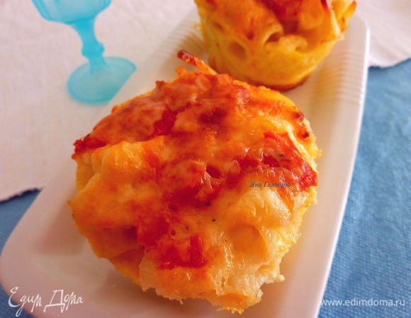 Запекать 30 минут, затем снять фольгу и запекать минут 5-7. 
