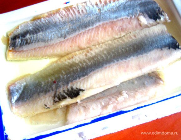 У меня куплены два таких филе жирненьких, "с ароматом копчения" написано.