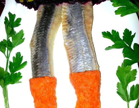 Украшаем петрушкой или любой зеленушкой.