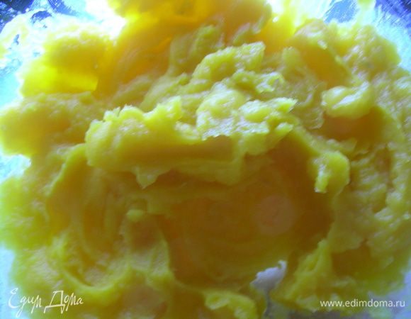 Делаем из нее пюре. И даем ей немного остыть.
