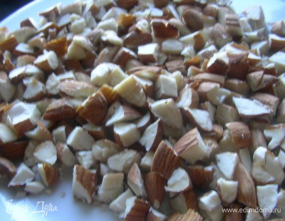 Орехи крупно рубим. 
