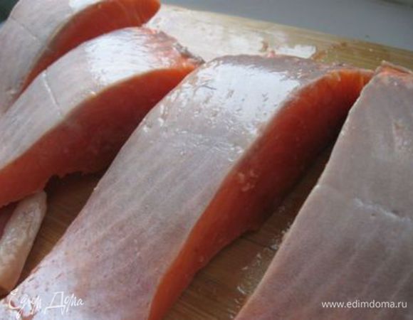  Отделить филейную часть. Разрезать на 4 филе.  Чистый вес каждого из филе – 250г     (после отделения костей и кожи).