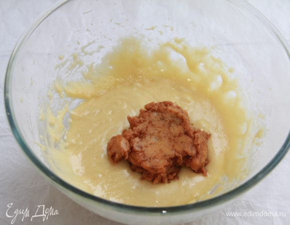 По желанию добавить грушевое пюре, которое осталось после приготовления грушевого сиропа — http://www.edimdoma.ru/retsepty/61732-shveytsarskiy-rozhdestvenskiy-pryanik. Если пюре нет, то и не добавляйте.