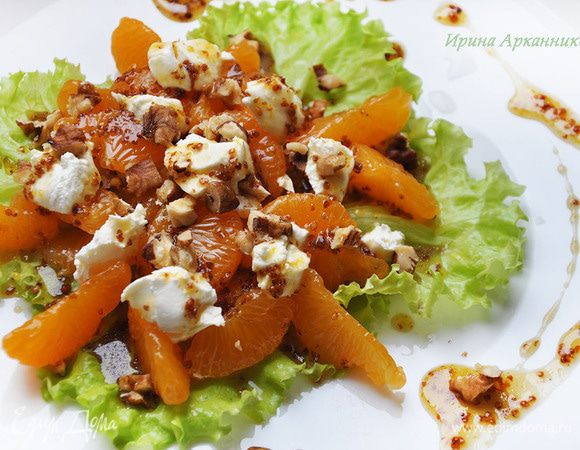 Орехи порубить ножом и посыпать сверху.