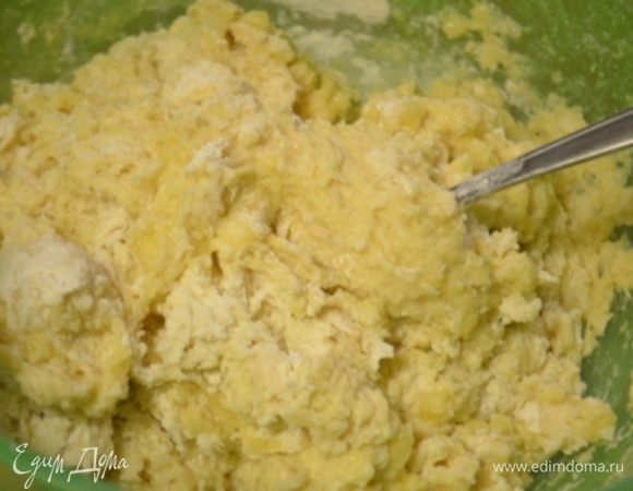 Как следует перемешать ...получается мягкое липкое тесто.