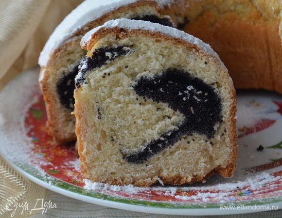 Выпекаем кекс примерно 45-50 минут при 180 гр. Затем достать и дать остыть под полотенцем. Кекс прекрасно отстает от форму и здорово режется на куски.