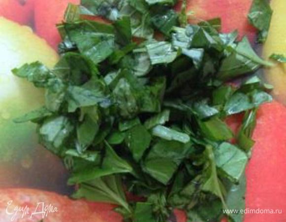 Базилик промыть, измельчить.