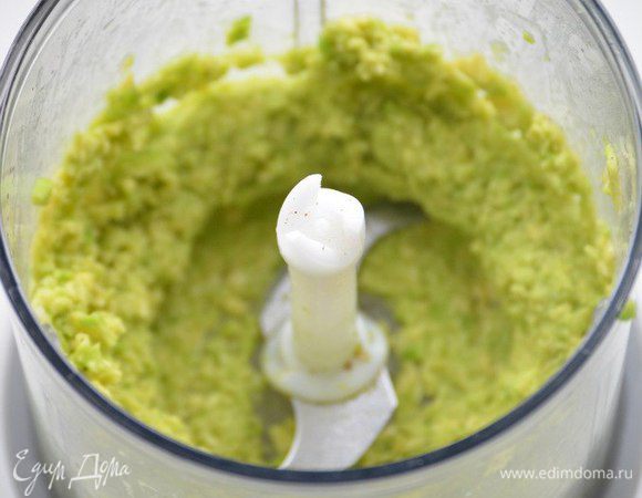 Взбить до однородного масляного пюре.