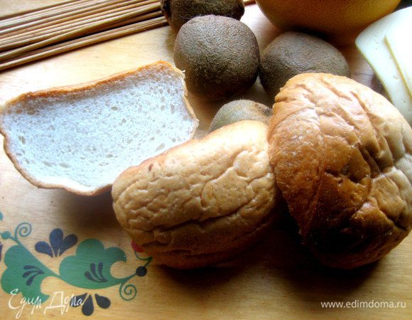 Для устойчивого основания я решила взять горбушки, которые всегда остаются... Но можно и сырой картофель взять,разрезав на половинки.