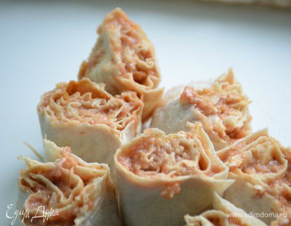 Порезать лаваш на небольшие кусочки