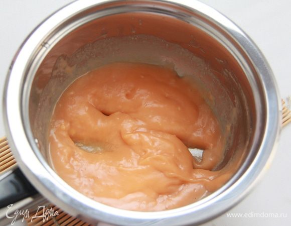 поставить на огонь и, помешивая, варить как заварной крем.