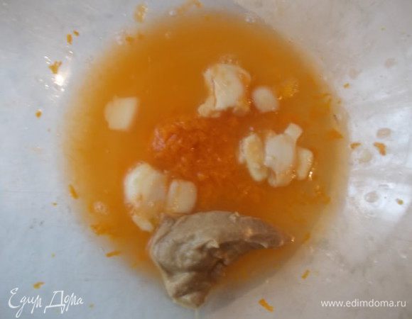 Добавить горчицу и соль.