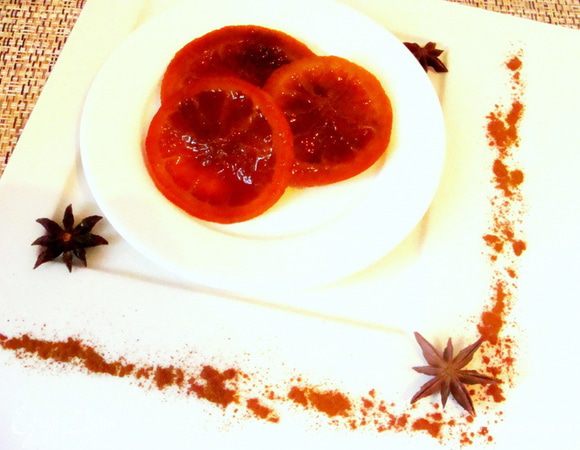 Снять с огня, остудить, сложить в баночку и залить оставшимшимся в сковороде соусом. 