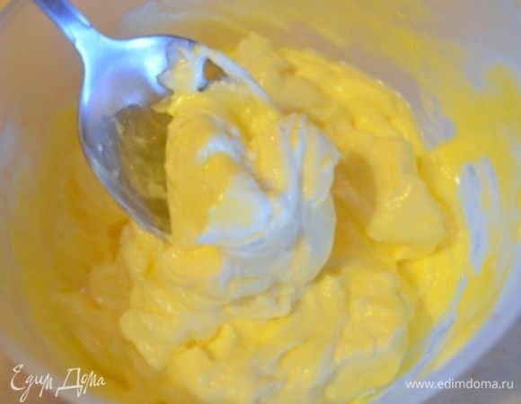 Сливочное масло размягчить, но не до жидкого состояния. Оно должно быть очень мягким