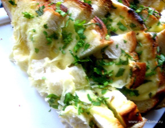 Как видите, дегустация не заставила себя ждать))) Хоть я и не люблю белый хлеб (кроме с красной рыбкой!), но тут пришлось "бить себя по рукам", чтобы остановиться)))